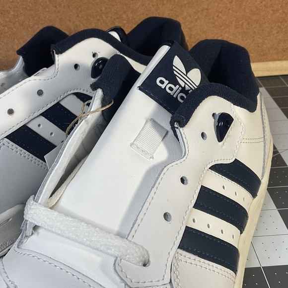 Adidas
‘Rivalry’
Brand new - Picture 5 of 14